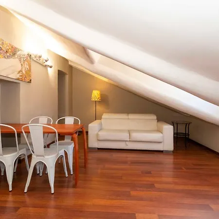 San Salvario Apt With Balcony Apartment *